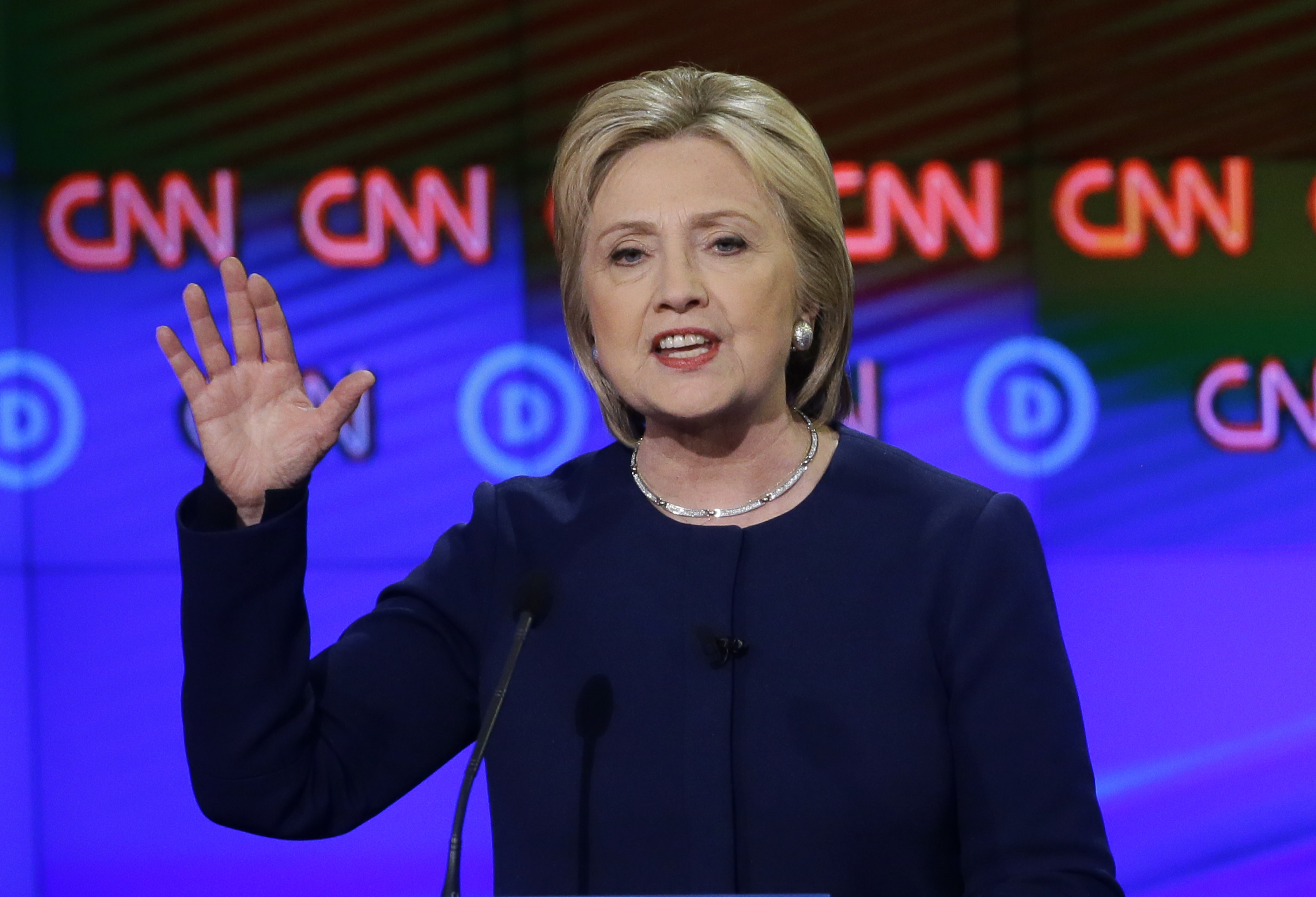 Hillary Clinton, amerikansk presidentkandidat och politiker: "Jag antar att jag kunde stannat hemma och bakat kakor men jag bestämde mig för att fullfölja mina mål som jag hade innan min man kom in i mitt liv." Hillary Clinton, amerikansk presidentkandidat och politiker: "Jag antar att jag kunde stannat hemma och bakat kakor men jag bestämde mig för att fullfölja mina mål som jag hade innan min man kom in i mitt liv."