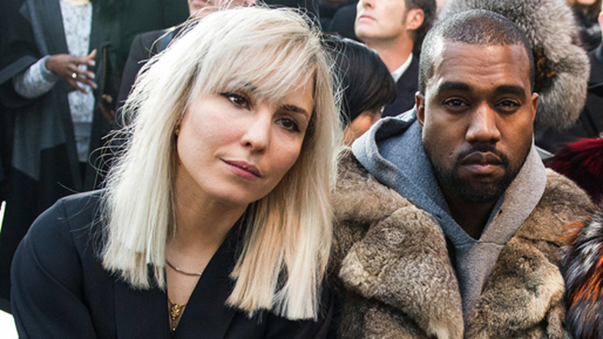 Därefter var det dags för den svenska stjärnan att hänga på Givenchys visning i Paris med Kanye West.