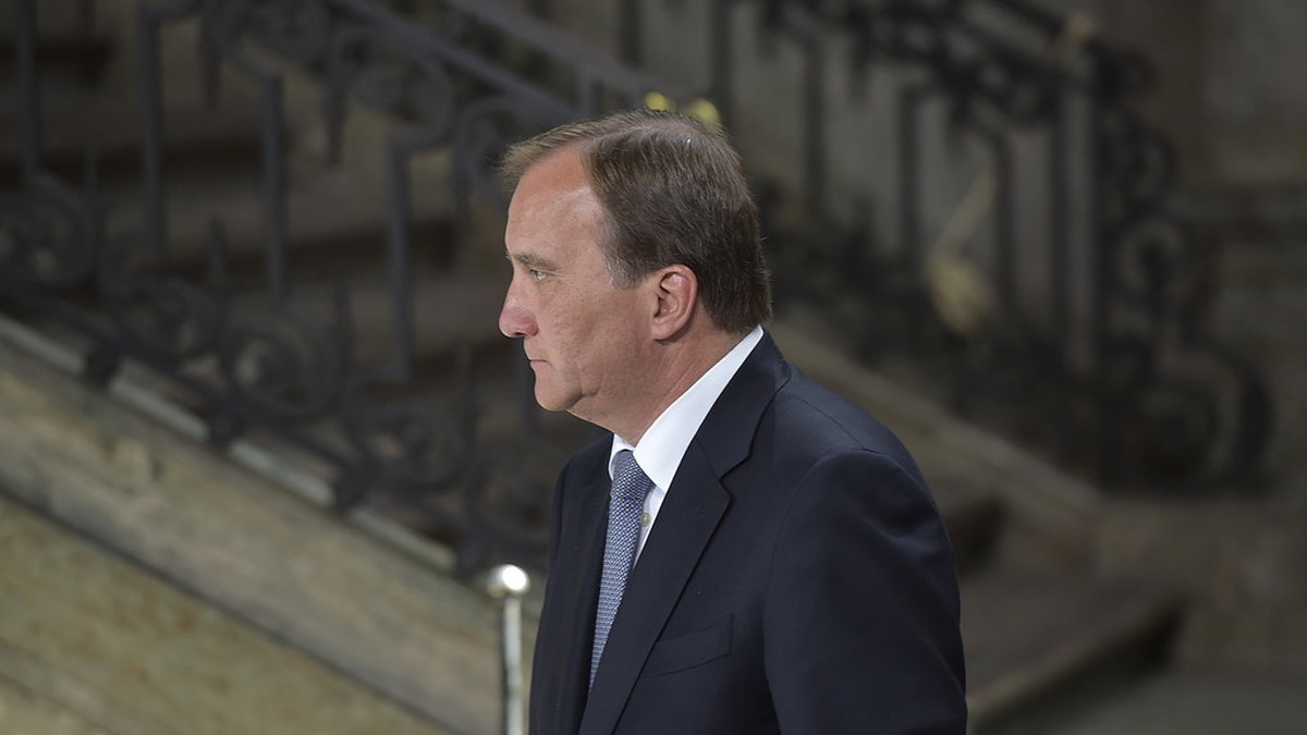 Statsminster Stefan Löfven KU-anmäls tillsammans med infrastrukturministern Anna Johansson. 