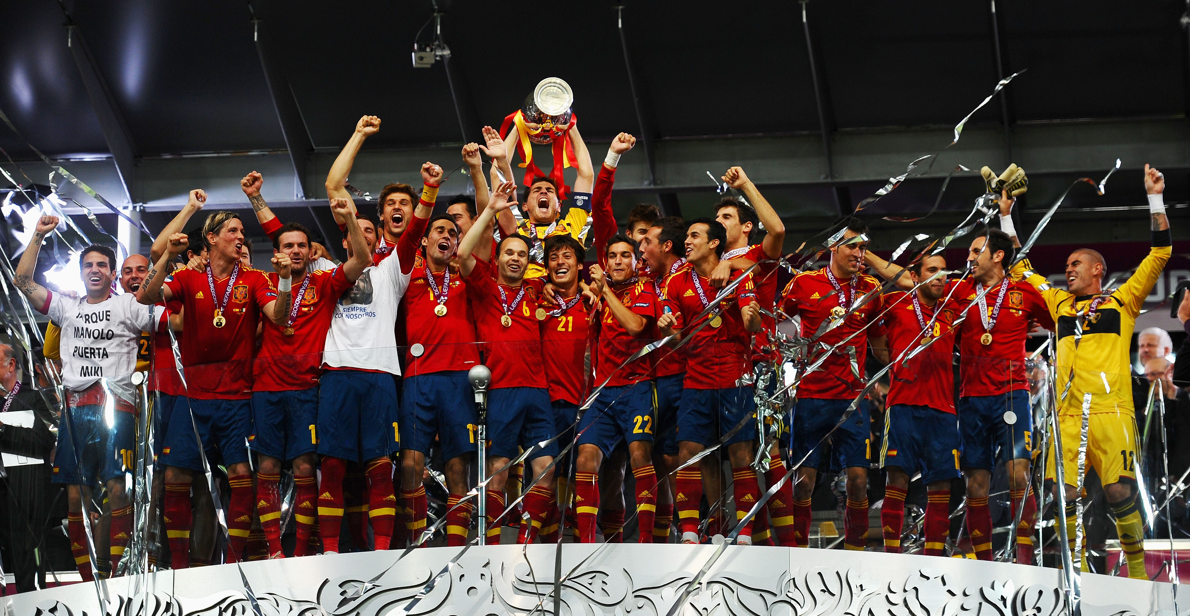 Spanien utklassade Italien och vann sin tredje raka mästerskapstitel.