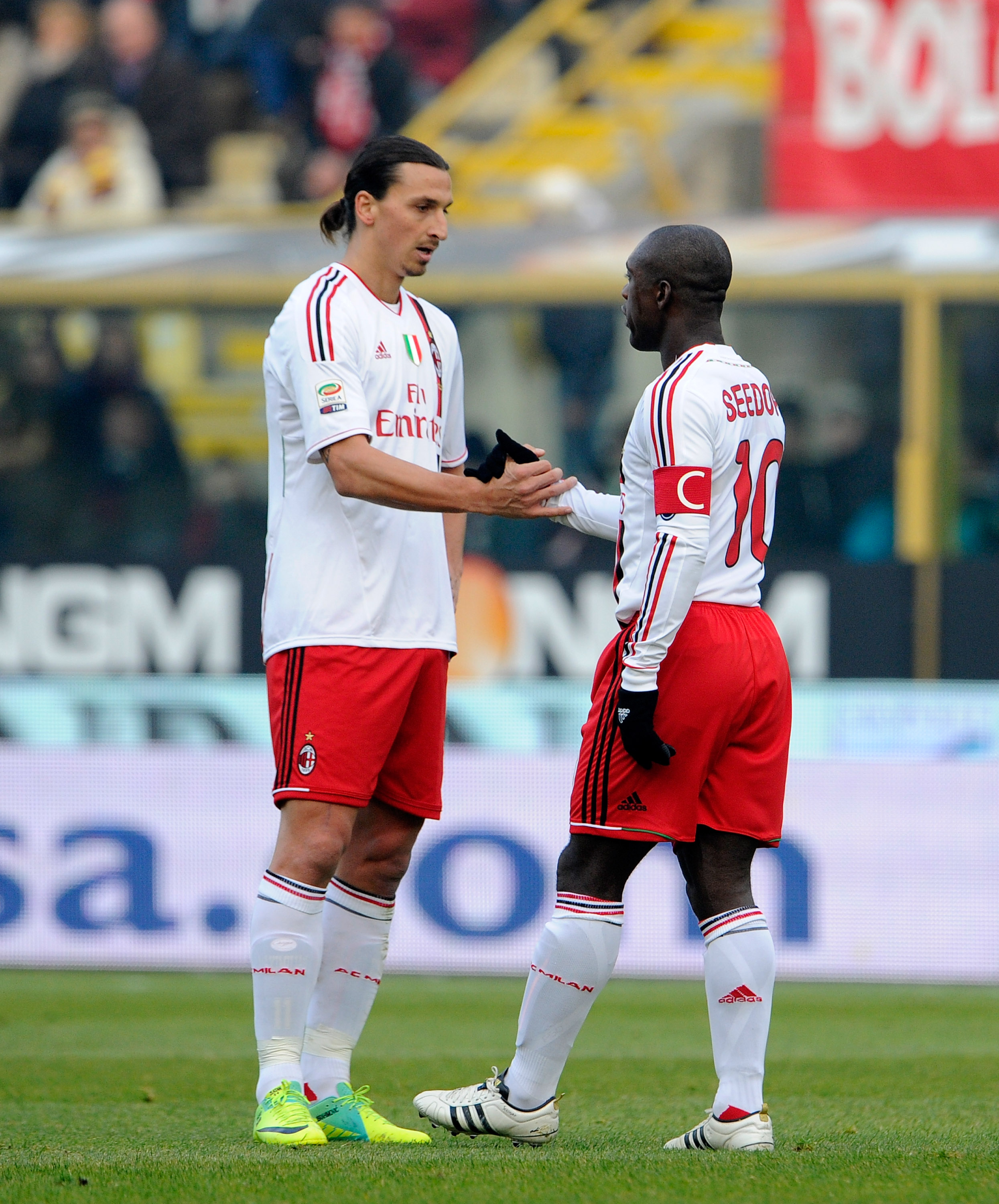 Zlatan och Clarence Seedorf. Nu när Seedorf har slutat väntas Zlatan ta över tröja nummer 10. Zlatan och Clarence Seedorf. Nu när Seedorf har slutat väntas Zlatan ta över tröja nummer 10.