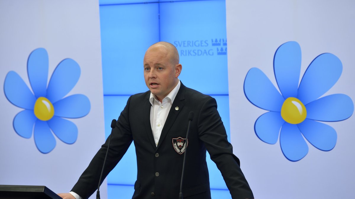 SD:s partisekreterare Björn Söder är oroad.