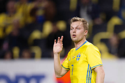 Sebastian Larsson: 32,5 miljoner kronor. Sebastian Larsson: 32,5 miljoner kronor.