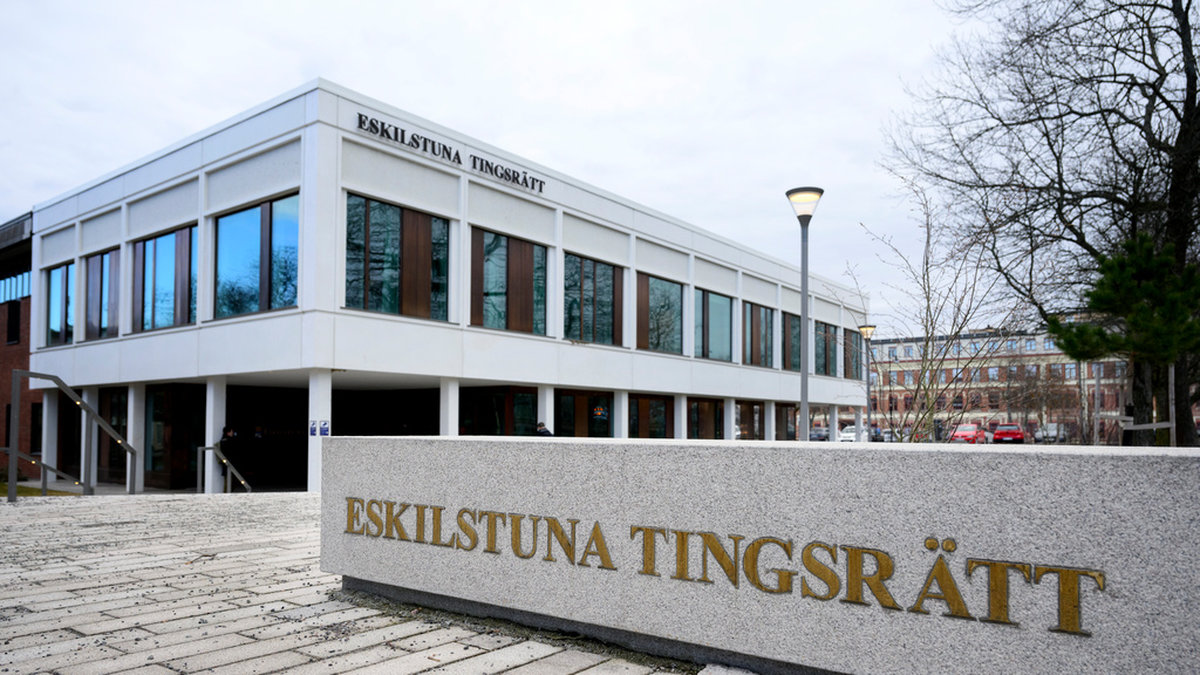 Fem personer åtalas vid Eskilstuna tingsrätt för synnerligen grovt narkotikabrott, grovt narkotikabrott samt medhjälp till grovt narkotikabrott. Arkivbild.