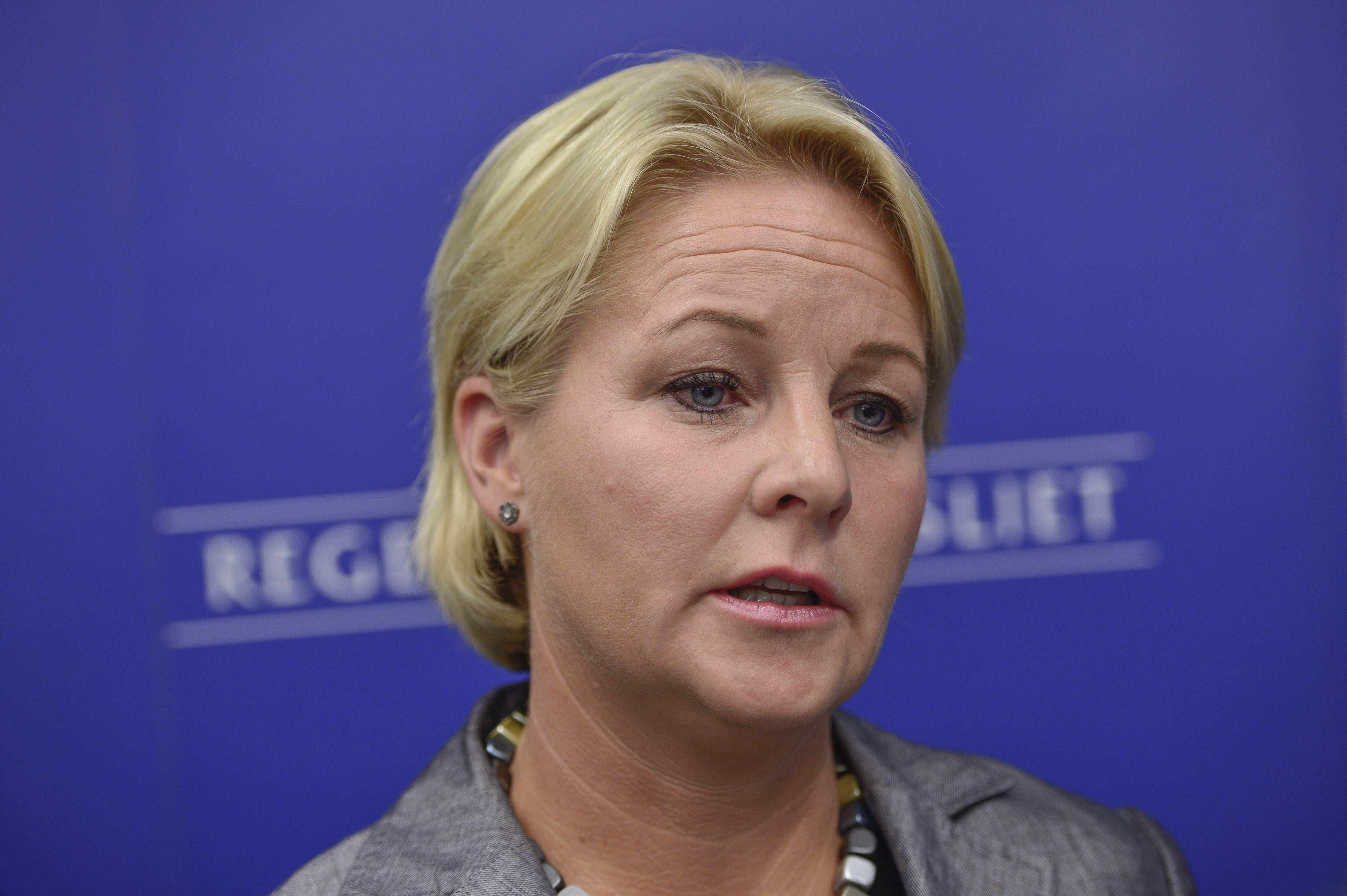 Hillevi Engström (M), biståndsminister: 1 396 600 kronor. Hillevi Engström (M), biståndsminister: 1 396 600 kronor.