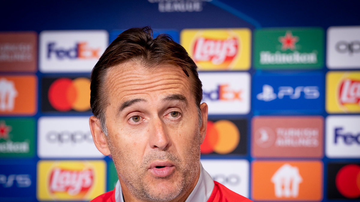 Sevillas tränaren Julen Lopetegui fick sparken efter storförlusten hemma mot Dortmund i Champions League. Arkivbild.