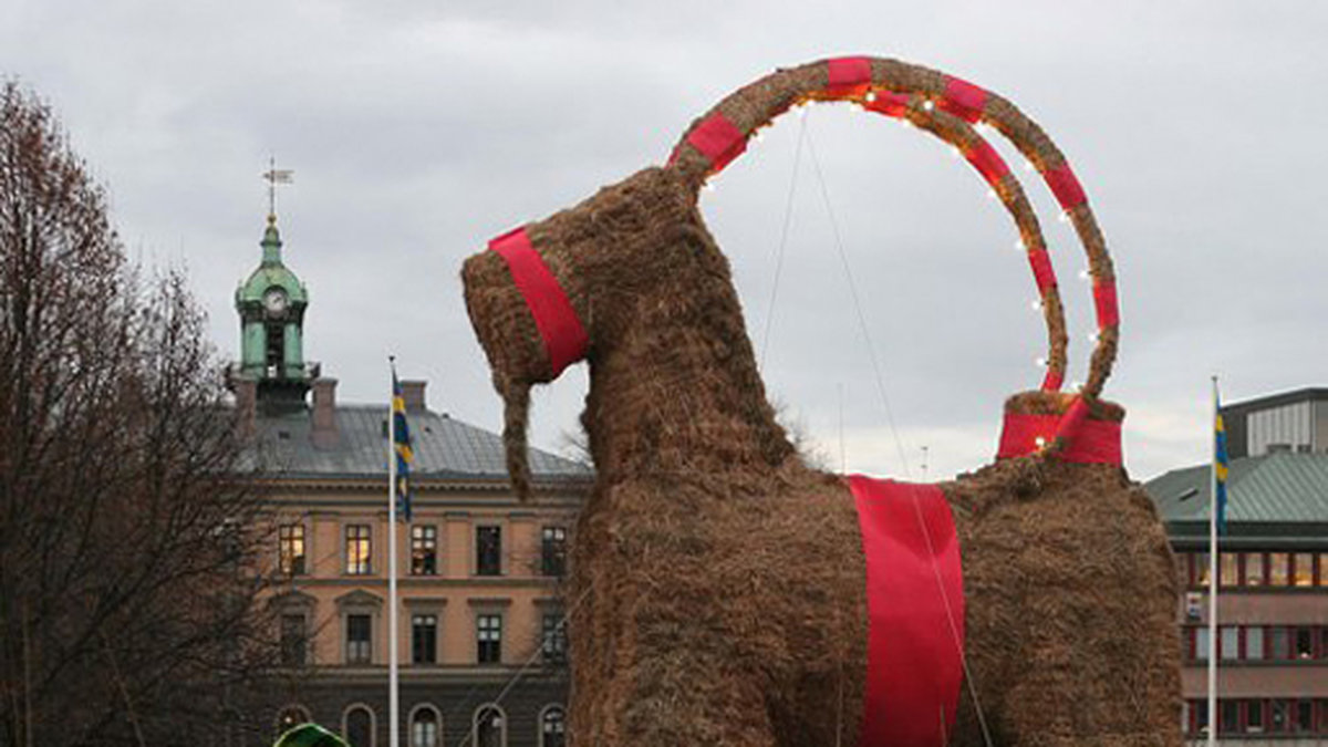 Har Per-Ola något med det årliga nedbrännandet av julbocken i Gävle att göra?