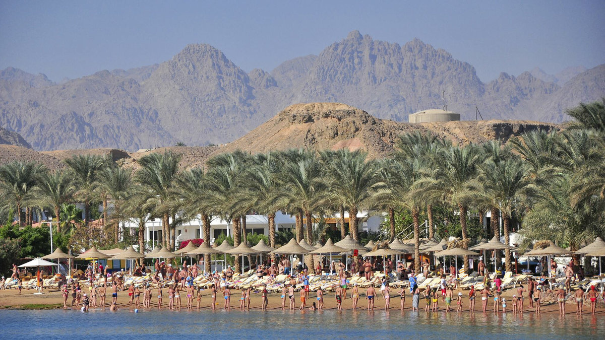 Planet lyfte från den populära turistorten Sharm el-Sheikh.