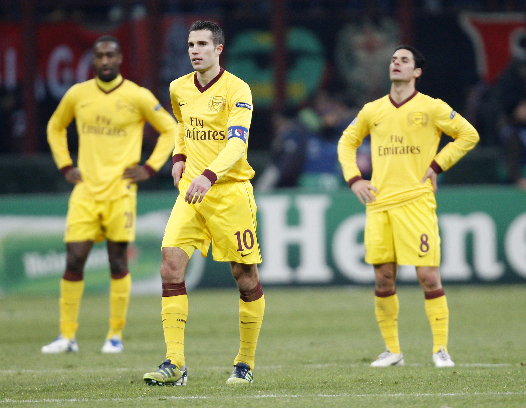 Arsenal såg uppgivet ut i paus och... Arsenal såg uppgivet ut i paus och...