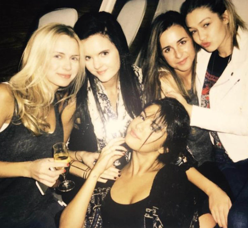 Selena Gomez lade upp en festbild. Selena Gomez lade upp en festbild.
