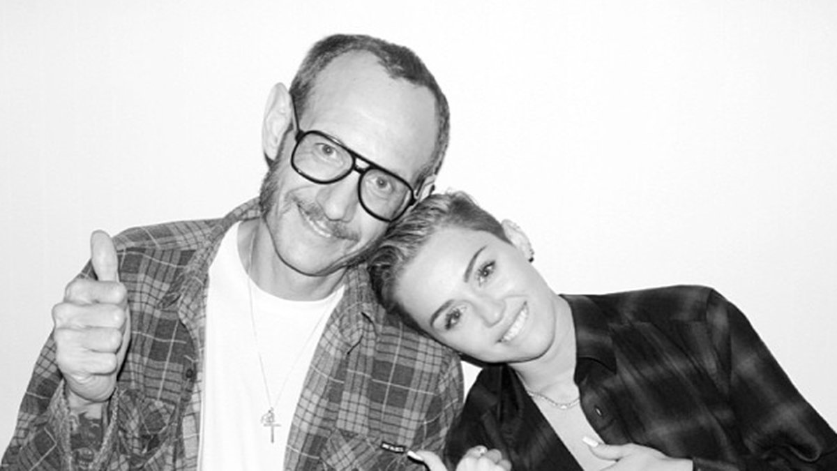 Andra stjärnor som Terry fotograferat är bland annat Miley Cyrus 