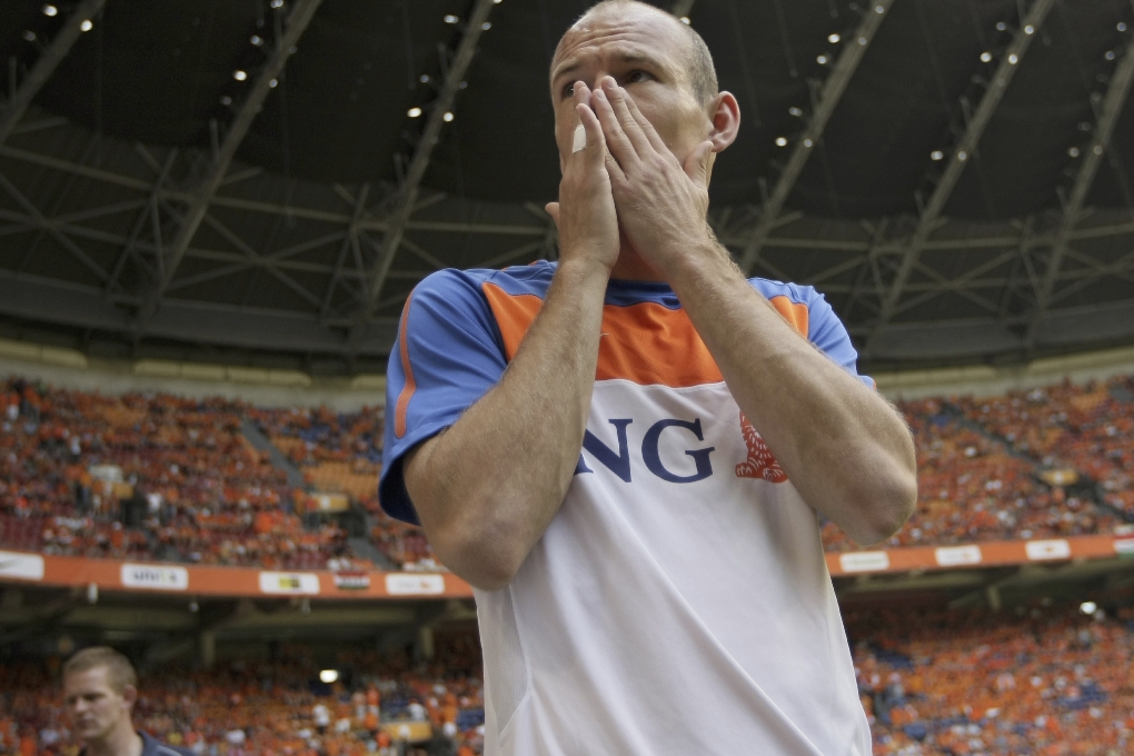 Arjen Robben missar premiären.
