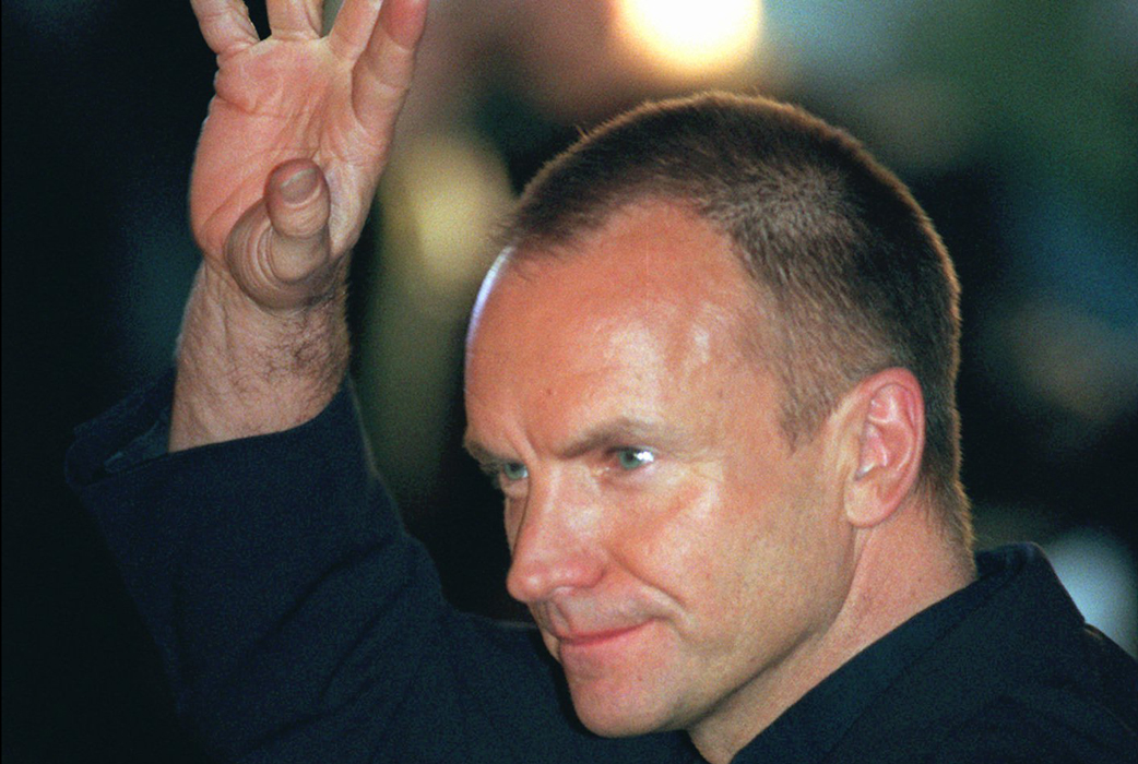 Sting heter egentligen Gordon Sumner. Sting heter egentligen Gordon Sumner.