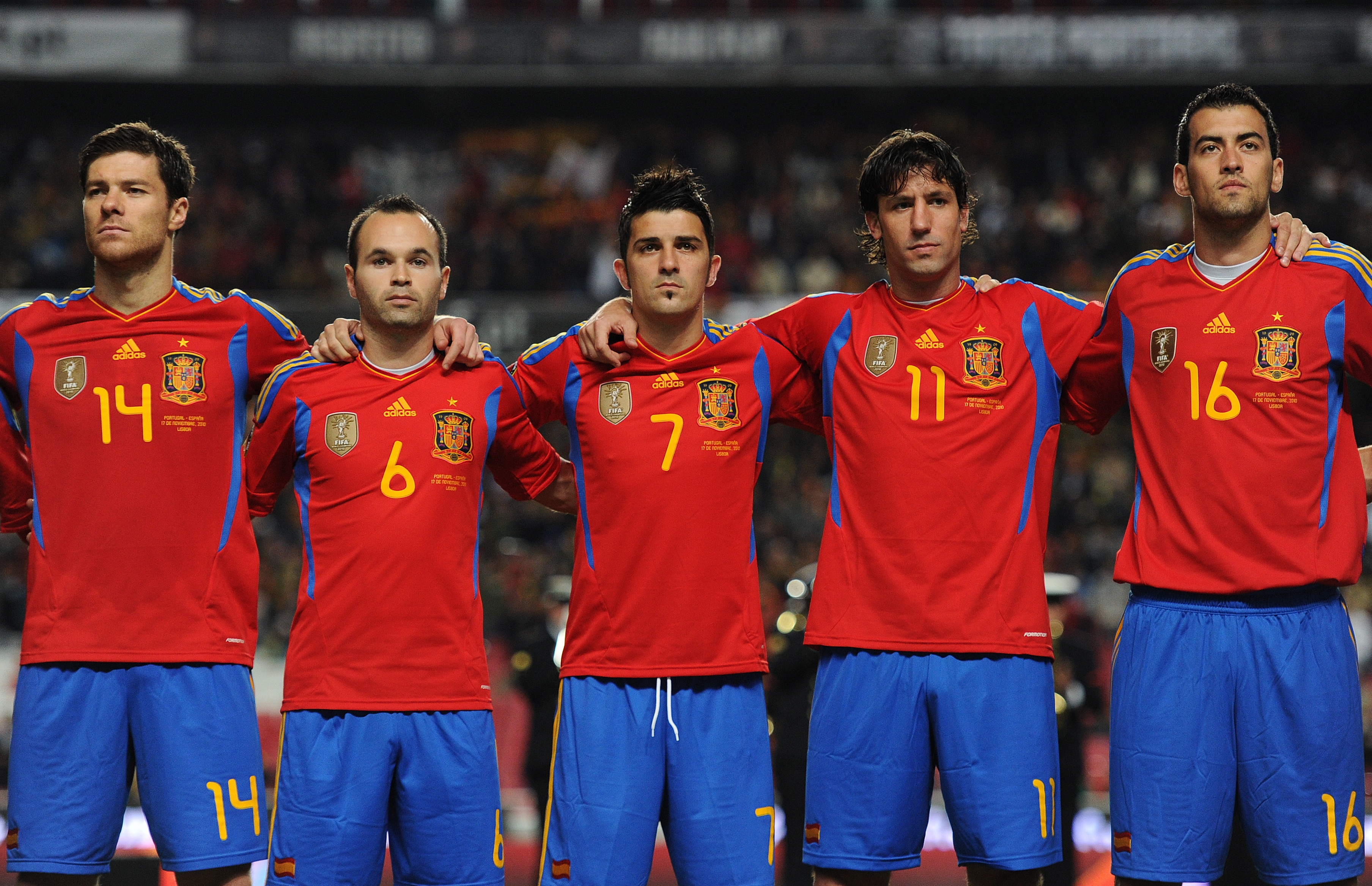 Spanien får klara sig utan David Villa (i mitten).