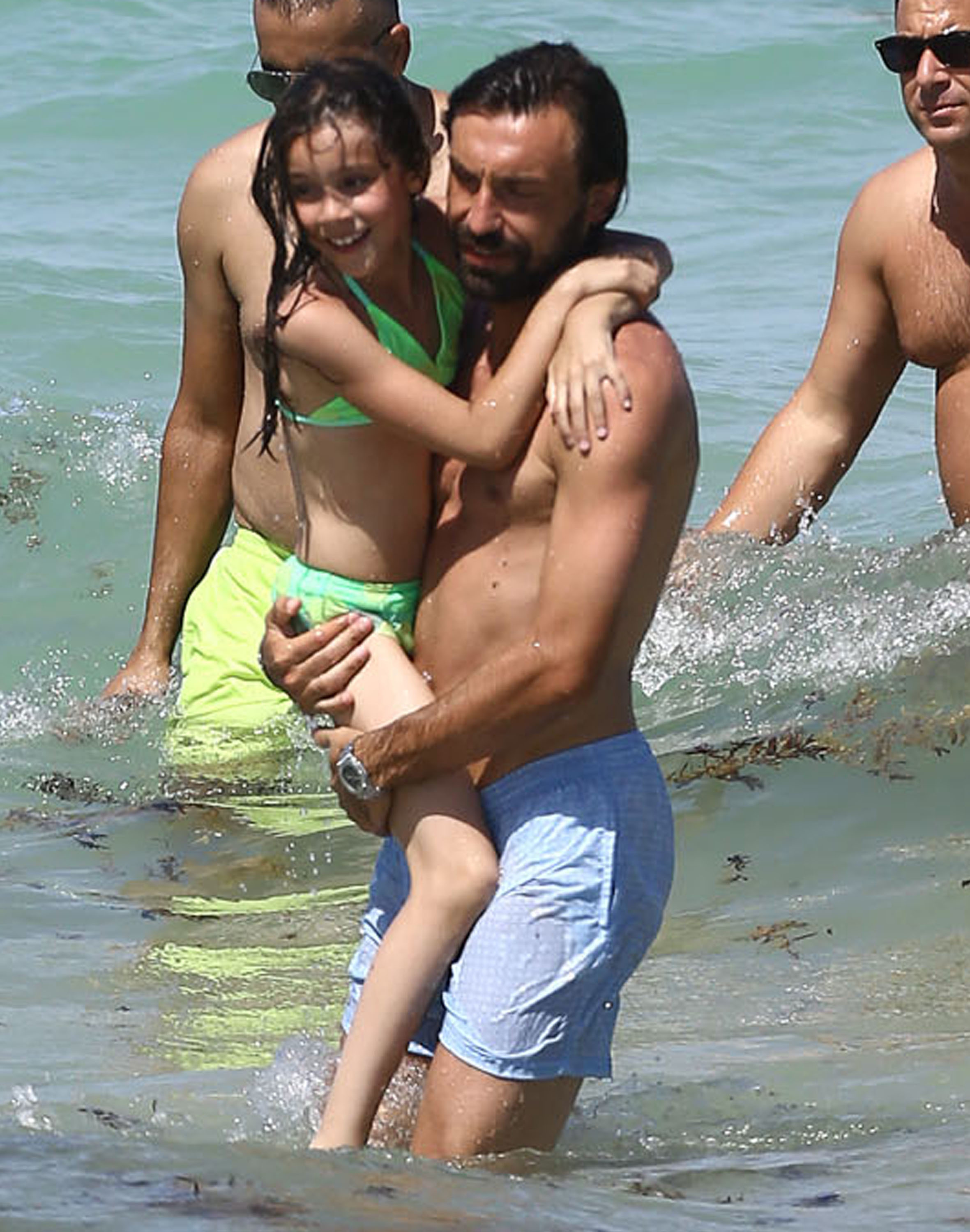 Andrea Pirlo har hängt med sin familj på stranden. Andrea Pirlo har hängt med sin familj på stranden.