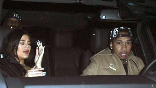 Kylie Jenner och pojkvännen Tyga hade en dejtkväll på en nattklubb i Hollywood. Kylie Jenner och pojkvännen Tyga hade en dejtkväll på en nattklubb i Hollywood.