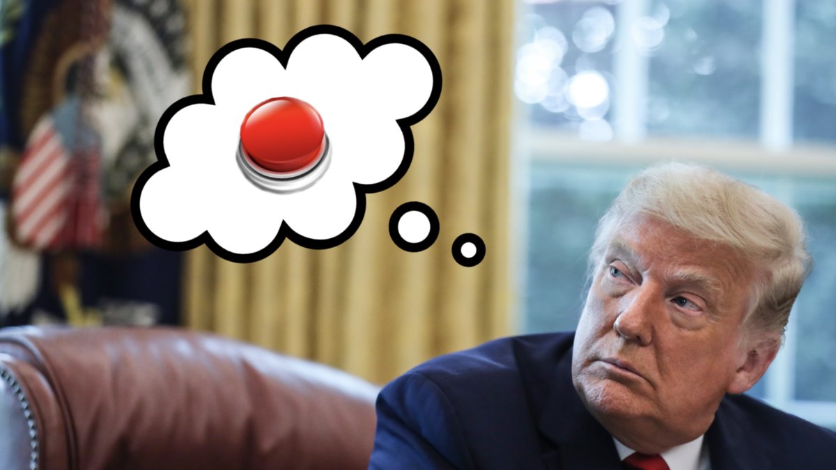 Donald Trump har en mystisk röd knapp på sitt skrivbord i Vita Huset. Foto: Stella Pictures