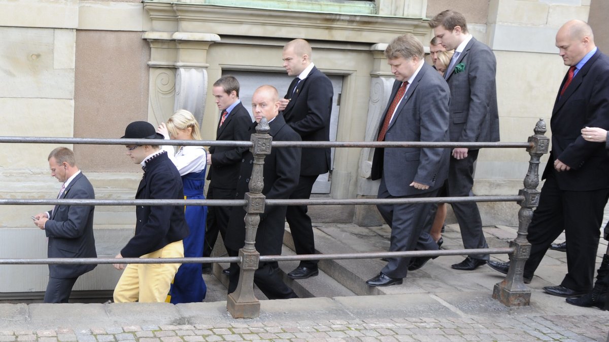 Vid riksmötets öppnande 2010 lämnade Sverigedemokraterna Storkyrkan sedan biskopen hållt ett tal mot rasism.