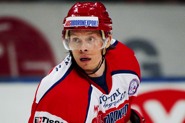 Maksim Afinogenov är klar för KHL-gänget SKA Sankt Petersburg.