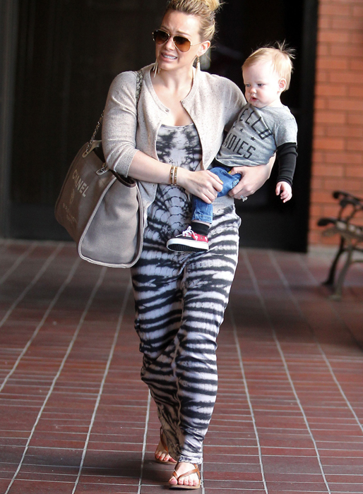 Hilary Duff, det är inte en bra look när man ser ut som Tony the Tiger från Kellogg's Cornflakes... Hilary Duff, det är inte en bra look när man ser ut som Tony the Tiger från Kellogg's Cornflakes...