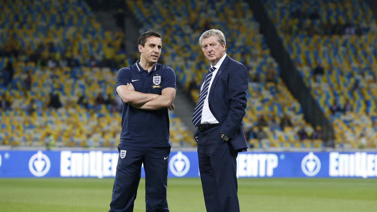 Gary Neville är hjälpreda åt Roy Hodgson och det engelska landslaget. 