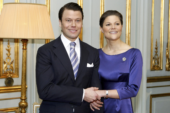2009 - Paret berättar om sin förlovning och Sverige jublar.