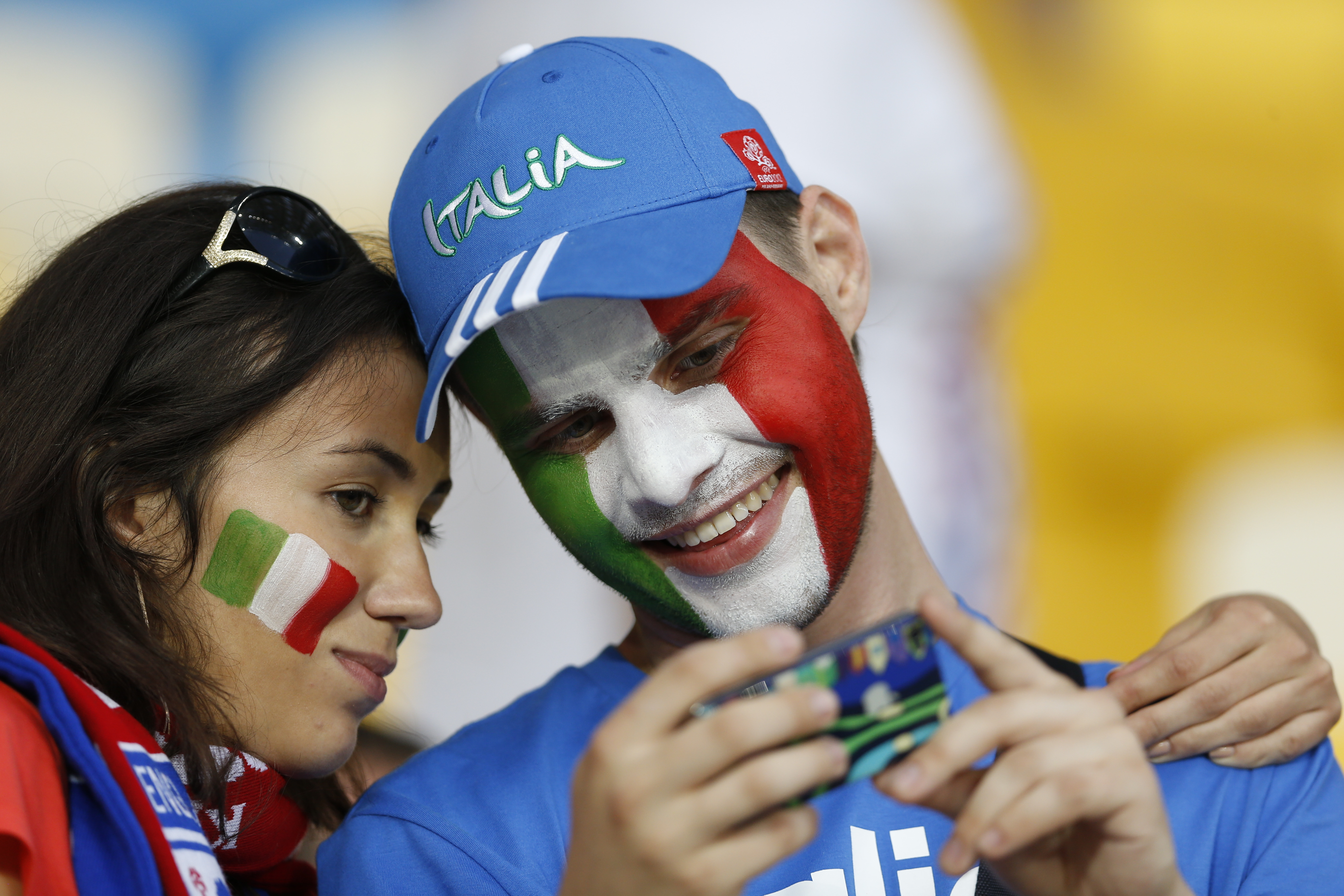 Italienska fans på läktarna.