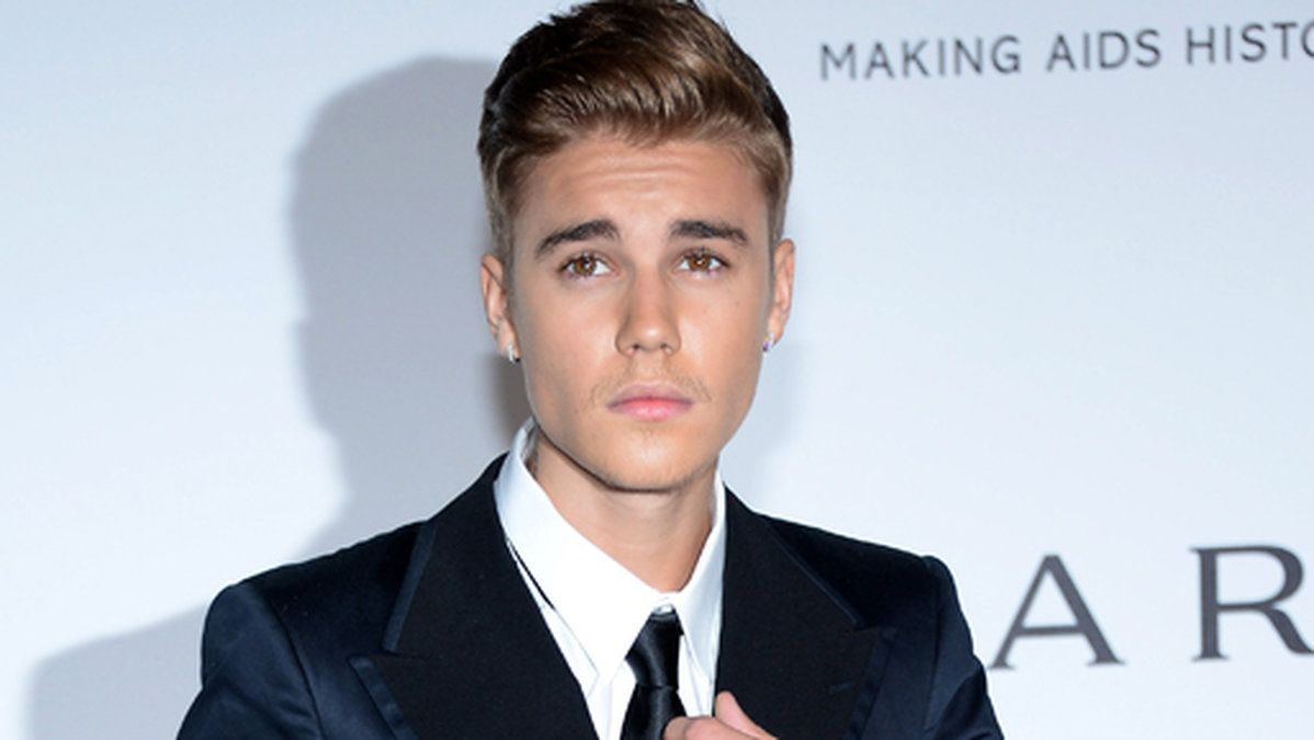Under söndagen gick Bieber ut med en offentlig ursäkt. 