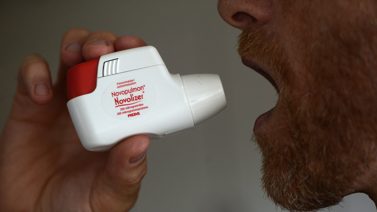 Den kan orsaka allergiska reaktioner för astmatiker.