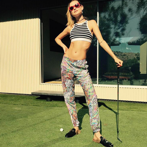 Behati Prinsloo är redo för golfbanan. Behati Prinsloo är redo för golfbanan.