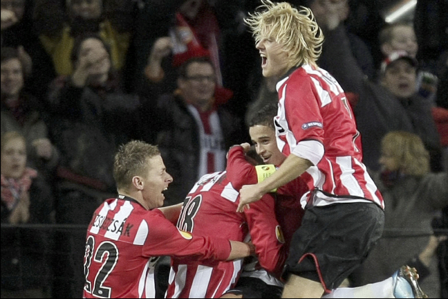 PSV går upp i serieledning efter Marcus Bergs två mål mot AZ Alkmaar.