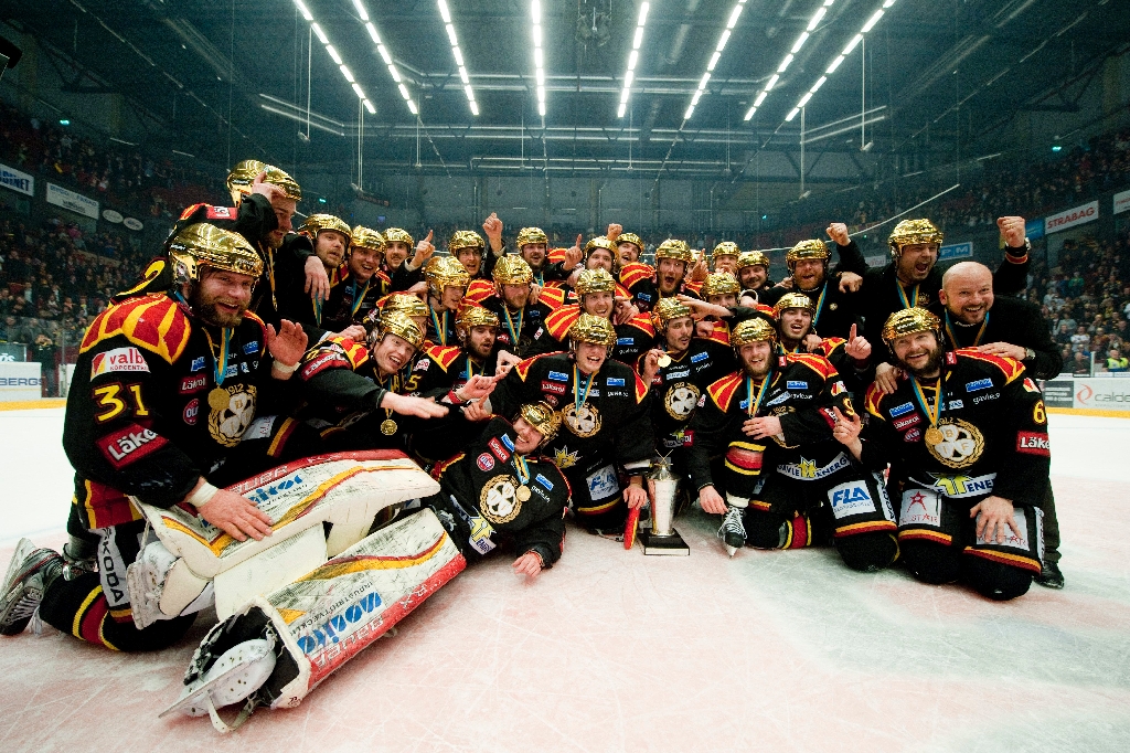 Brynäs tog sitt första guld på tretton år. Lyckan i Läkerol Arena var obeskrivlig Brynäs tog sitt första guld på tretton år. Lyckan i Läkerol Arena var obeskrivlig