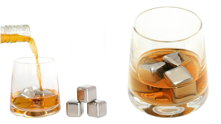 Stålkuber som kyler drinken Stålkuber som kyler drinken