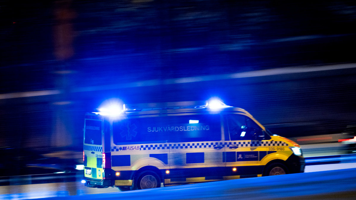 En person har förts till sjukhus efter en skottlossning i Karlstad. Arkivbild.