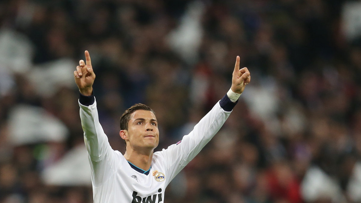 Real Madrids Cristiano Ronaldo får platsen till höger i anfallet med 85 miljoner kronor per år. 