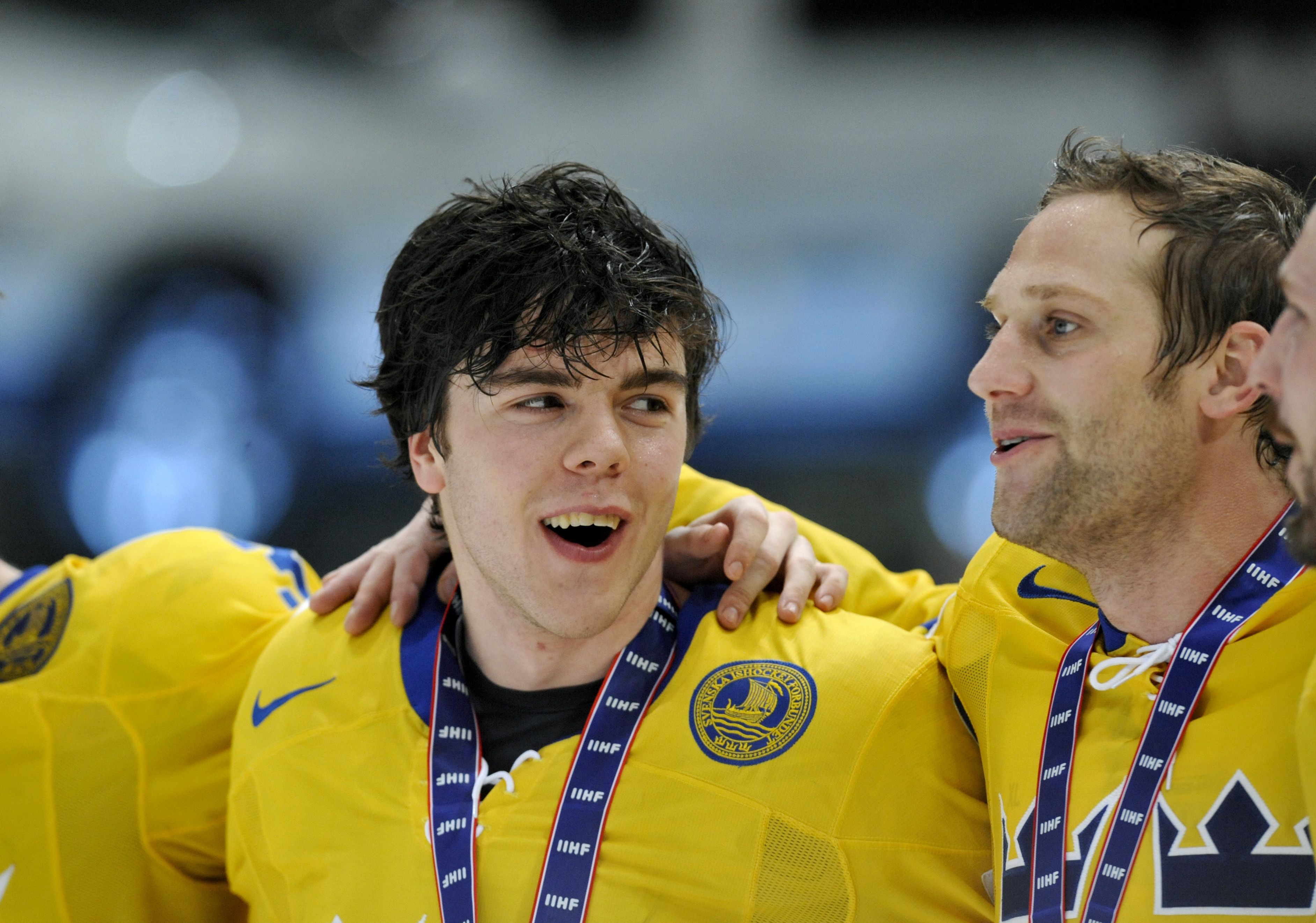Magnus Pääjärvi firar VM-bronset tillsammans med Marcus Nilson 2010.