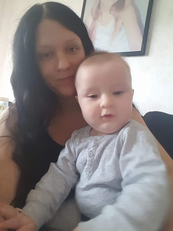 Monia och hennes son Monia och hennes son