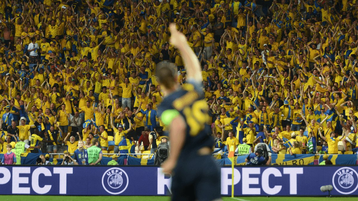 Zlatan firar sitt ledningsmål mot Ukraina i EM 2012. Ukraina kunde sedan vända matchen till en 2–1-seger :(