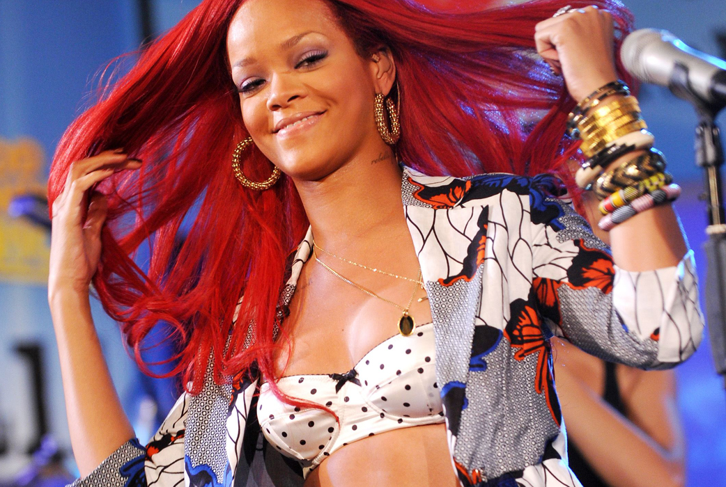 Rihanna uppträder 2010. Rihanna uppträder 2010.