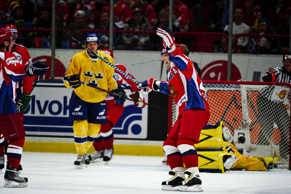 Ryssland, LG Hockey Games, Tre Kronor