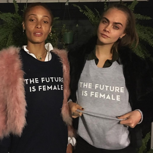 Cara Delevingne har sett framtiden. Cara Delevingne har sett framtiden.