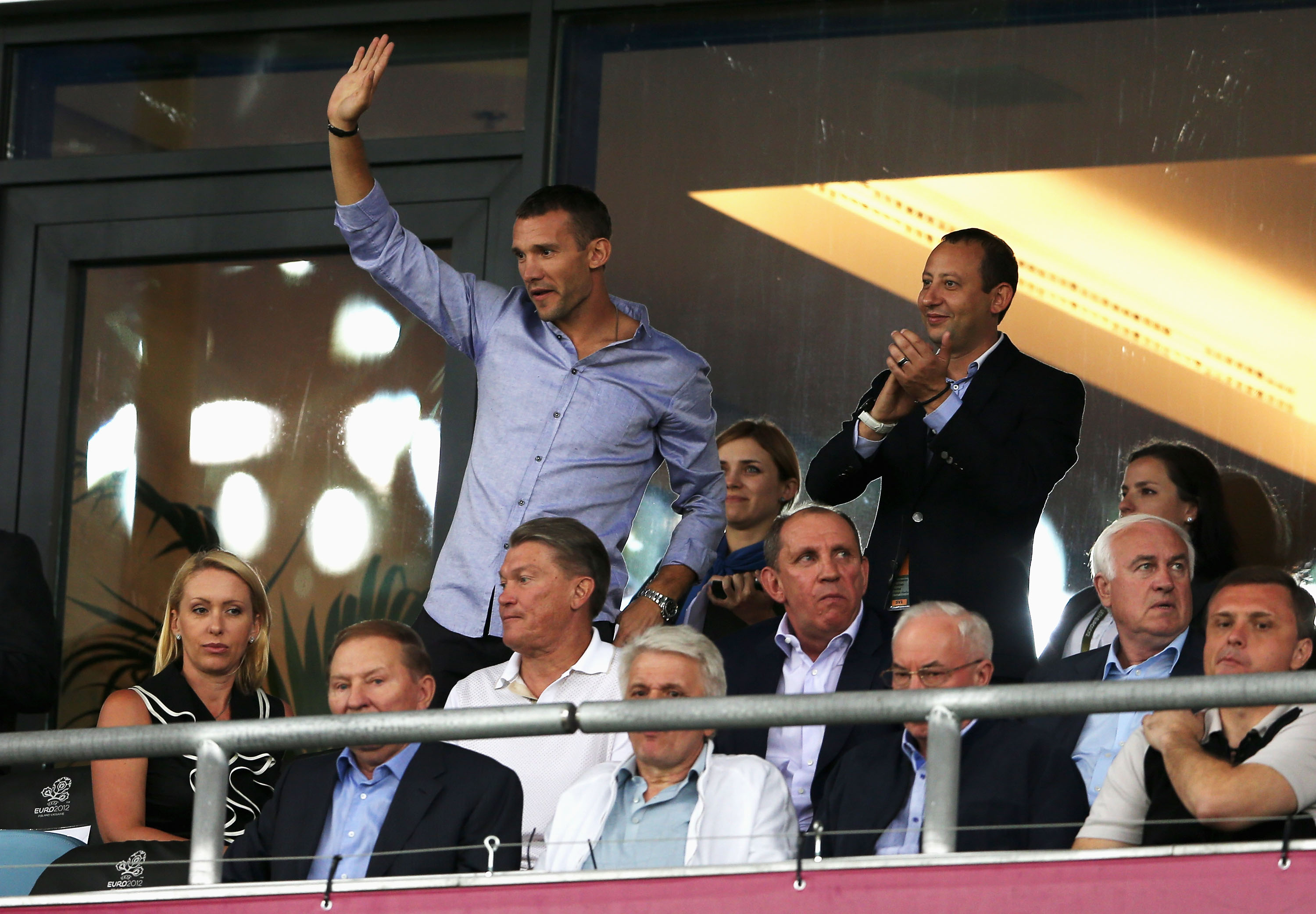 Sjevtjenko var på olympiastadion och blev hyllad av den ukrainska publiken som var i majoritet på matchen.