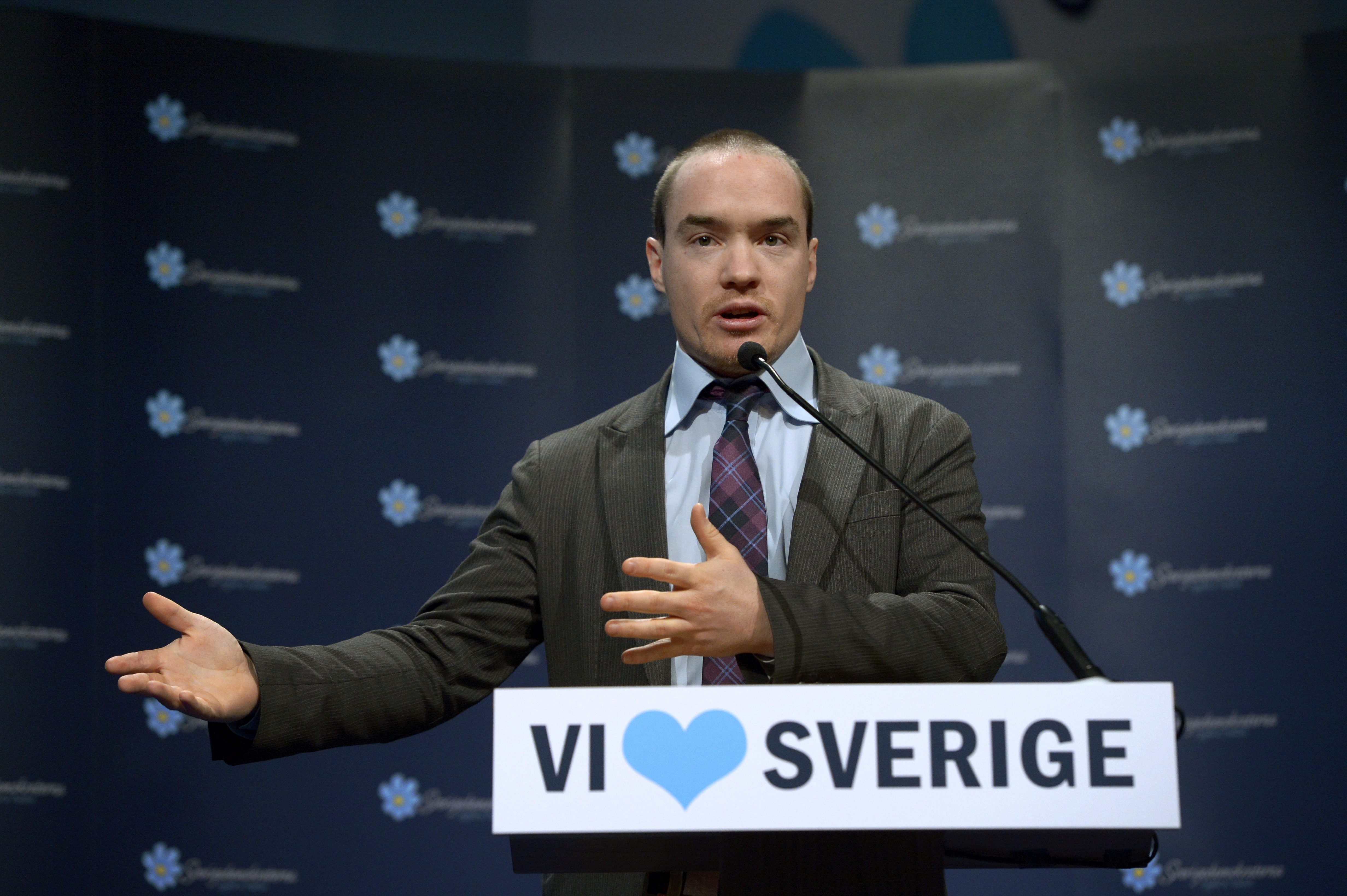 Kent Ekeroth håller tal på SD:s landsdagar i Västerås.