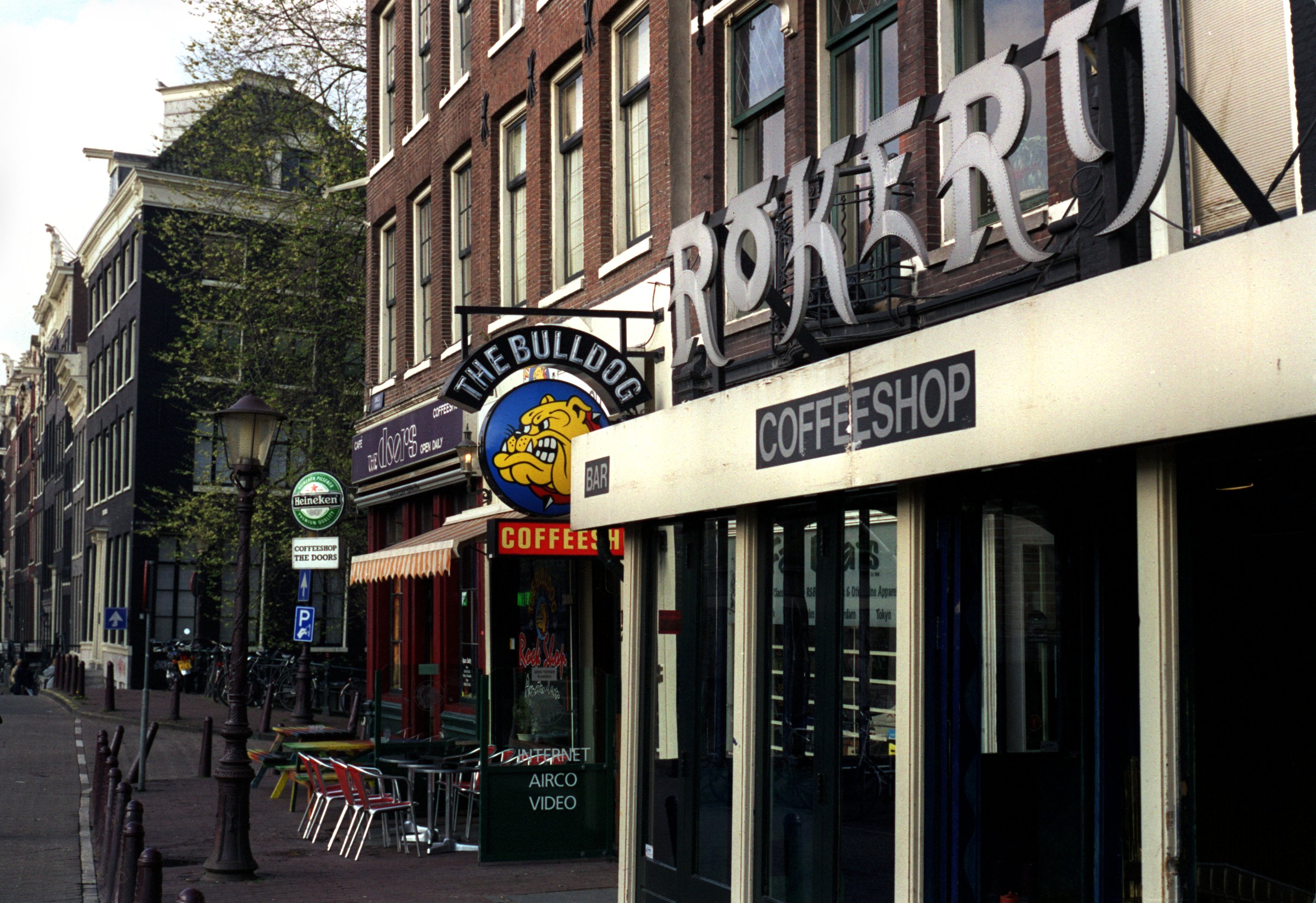 Coffeshopsemestern i Holland kan snart vara ett minne blott.