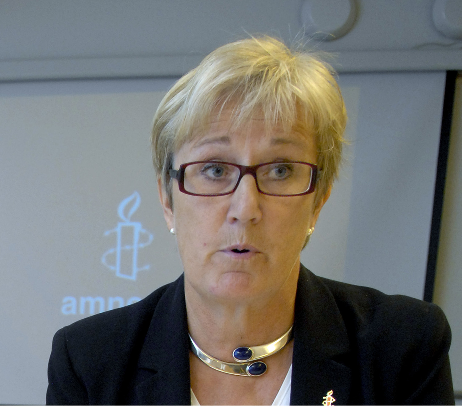 Elisabeth Löfgren, pressekreterare på Amnesty tror dessvärre att statens förtryck glöms bort i samband med att lamporna släcks. 