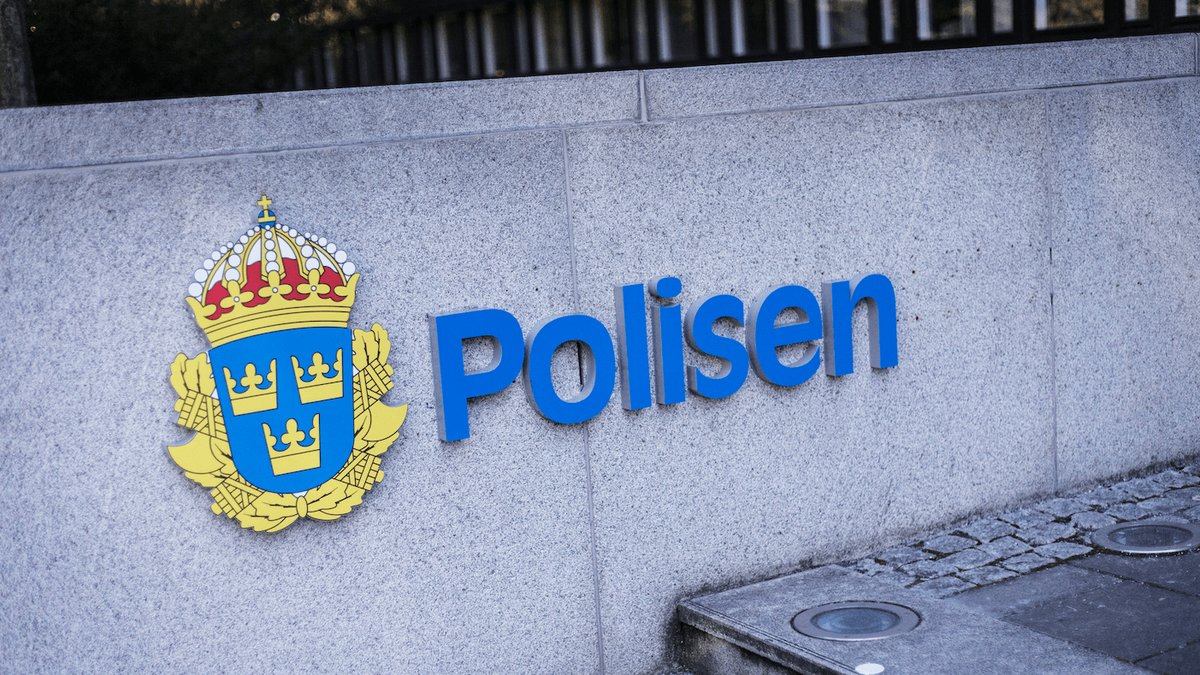 När Nyheter24 ringer upp Polisen känner pressekreteraren inte till eventet. 