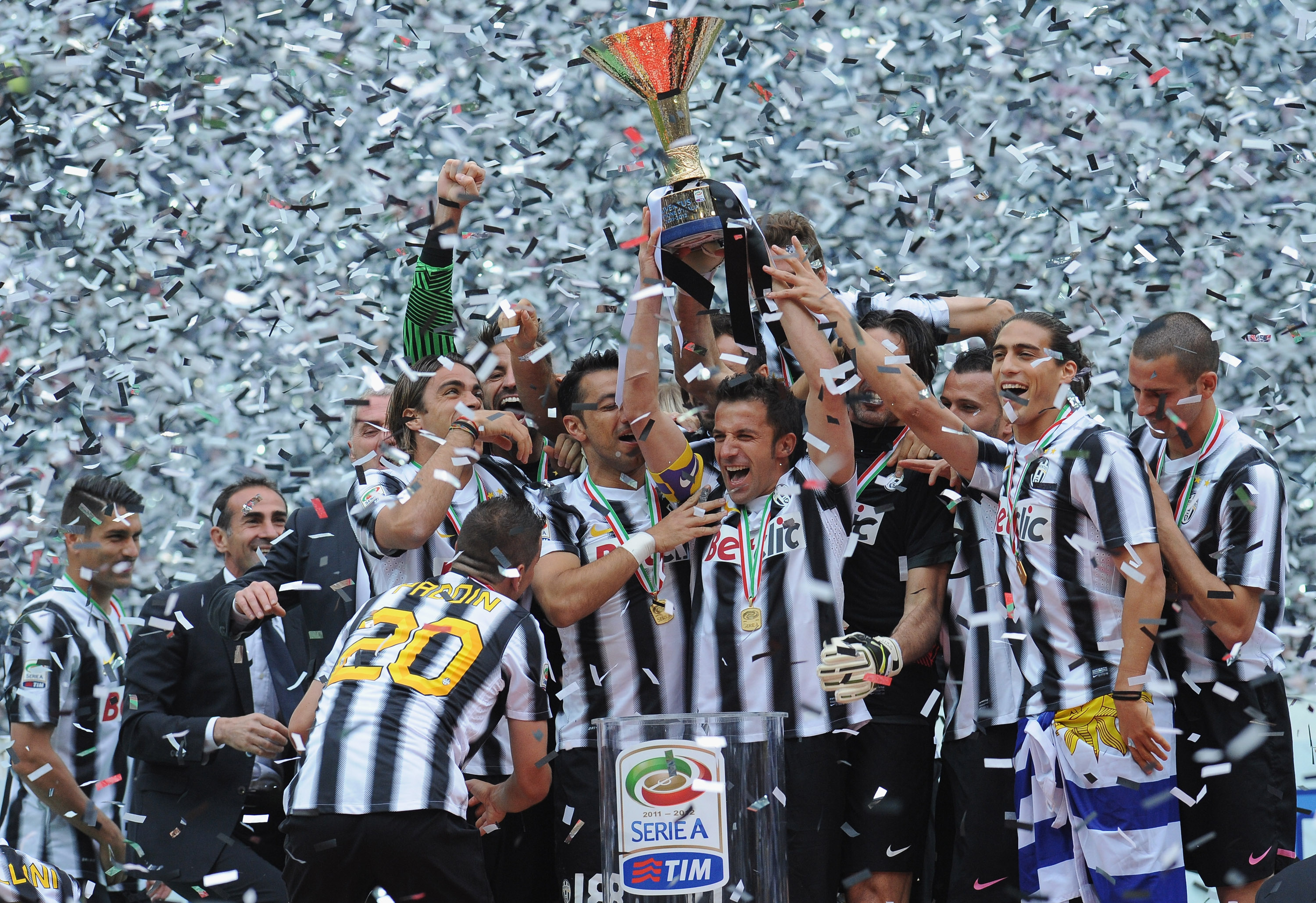 Juventus mottog publikens hyllningar. Juventus mottog publikens hyllningar.