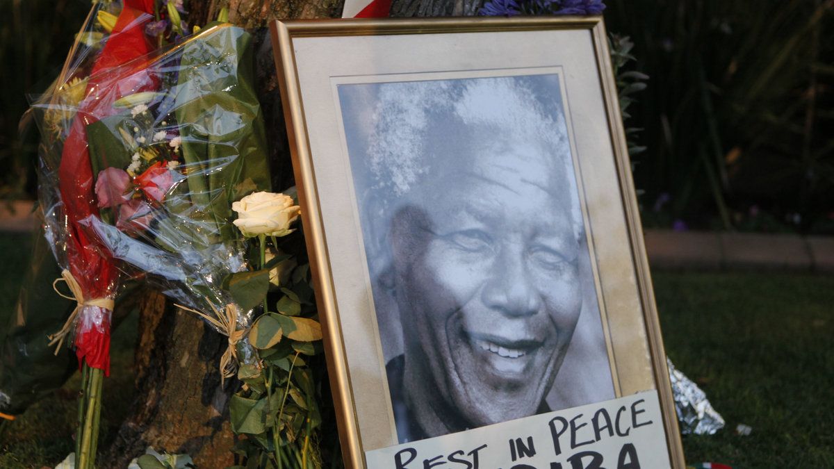Han kallades Madiba i Sydafrika, en hederstitel som sedan kom att förknippas endast med Mandela.