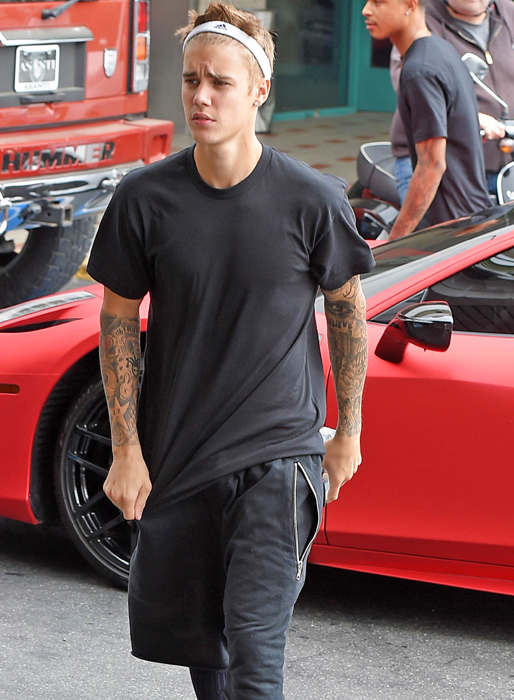 Justin Bieber går till gymmet i Hollywood. Justin Bieber går till gymmet i Hollywood.