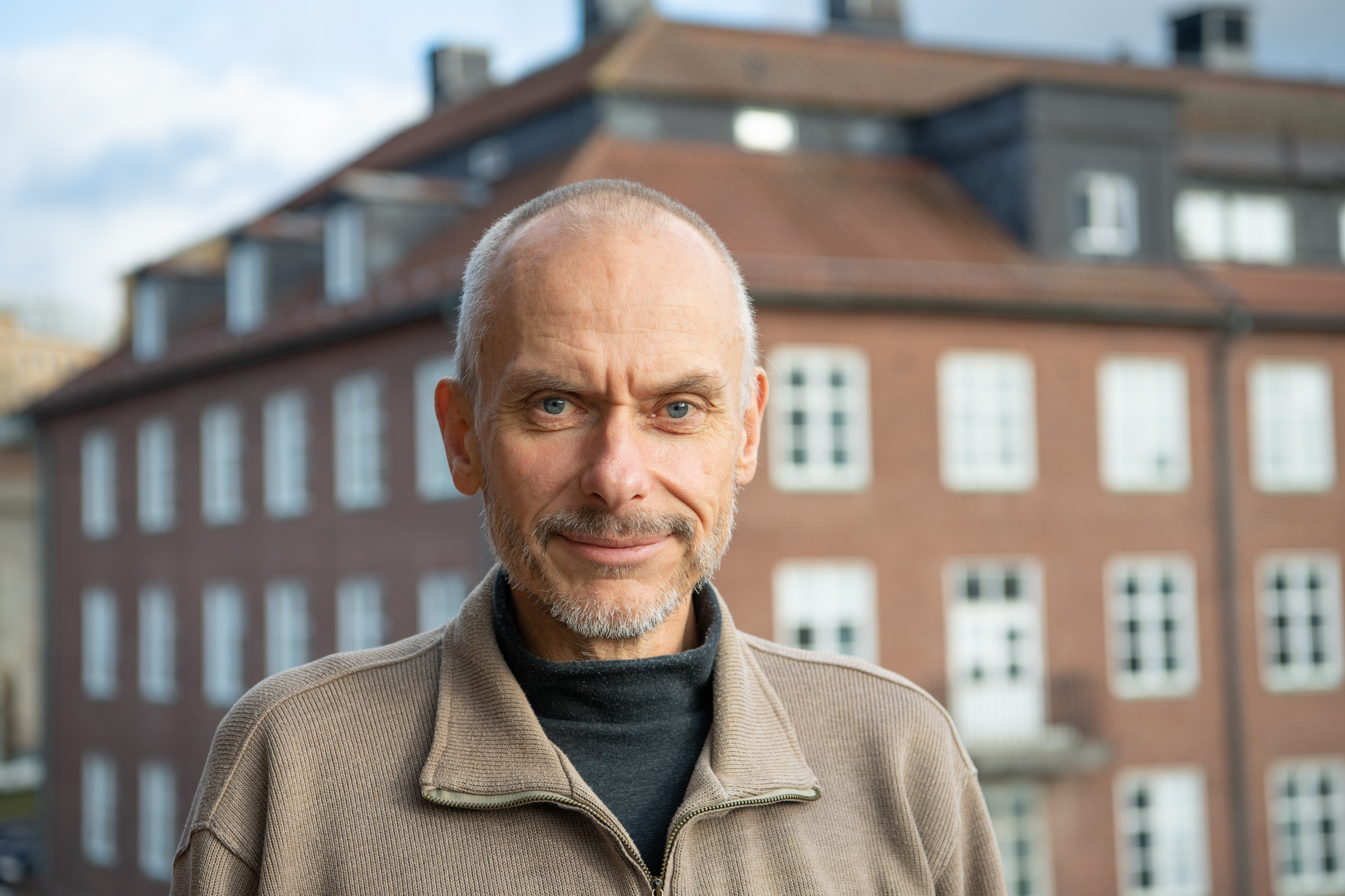 Nyheter24 diskuterade frågor om HIV med Magnus Gisslén, överläkare på Sahlgrenska Universitetssjukhuset i Göteborg och professor i infektionssjukdomar vid​ Göteborgs universitet.
